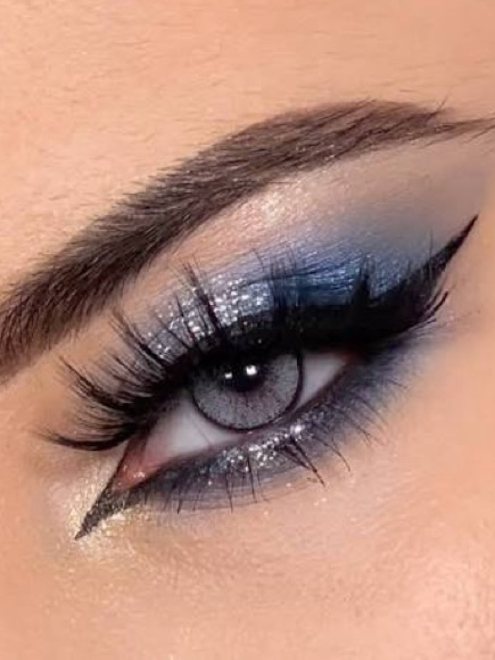 Blue & silver eyeshadow sparkle & shimmer